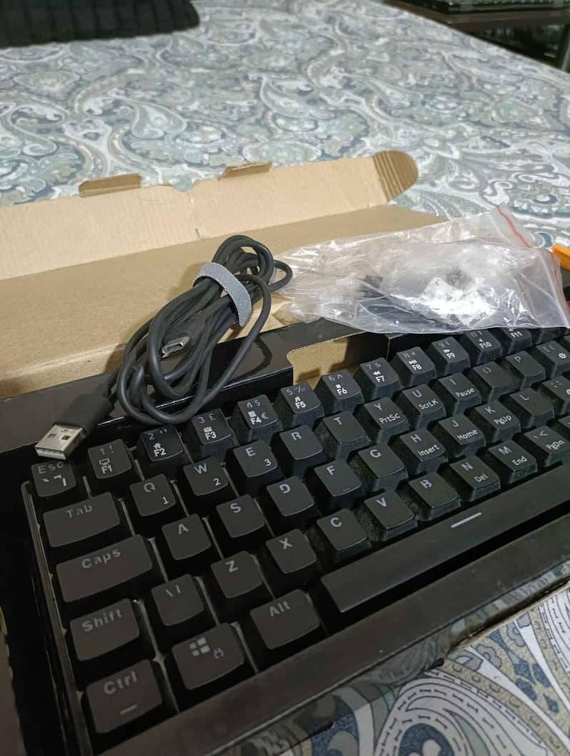 RK61 Mechanical Keyboard 1