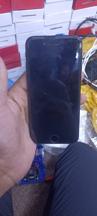 Apple iPhone SE whatsapp 03284488414