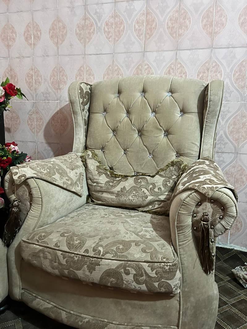 7 sweater sofa 0