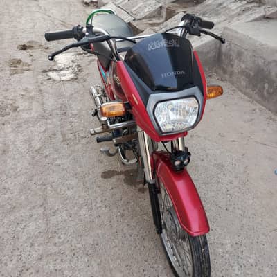 Honda Dream CD 70/2023