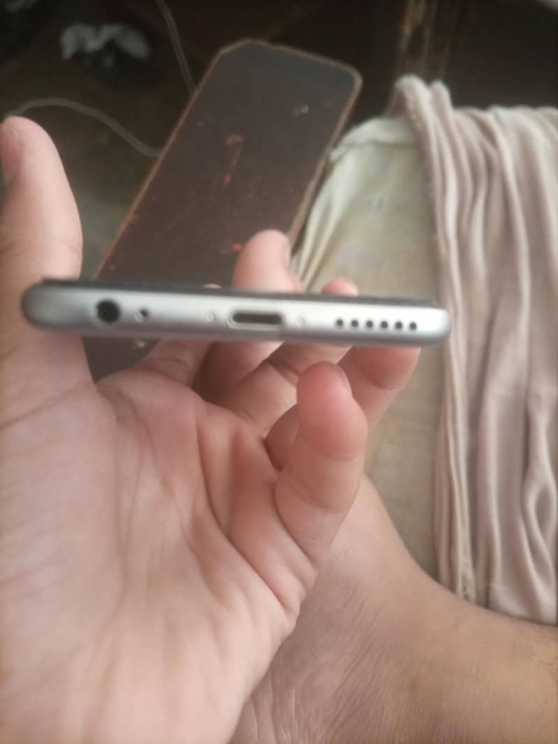 Apple iPhone 6S 2