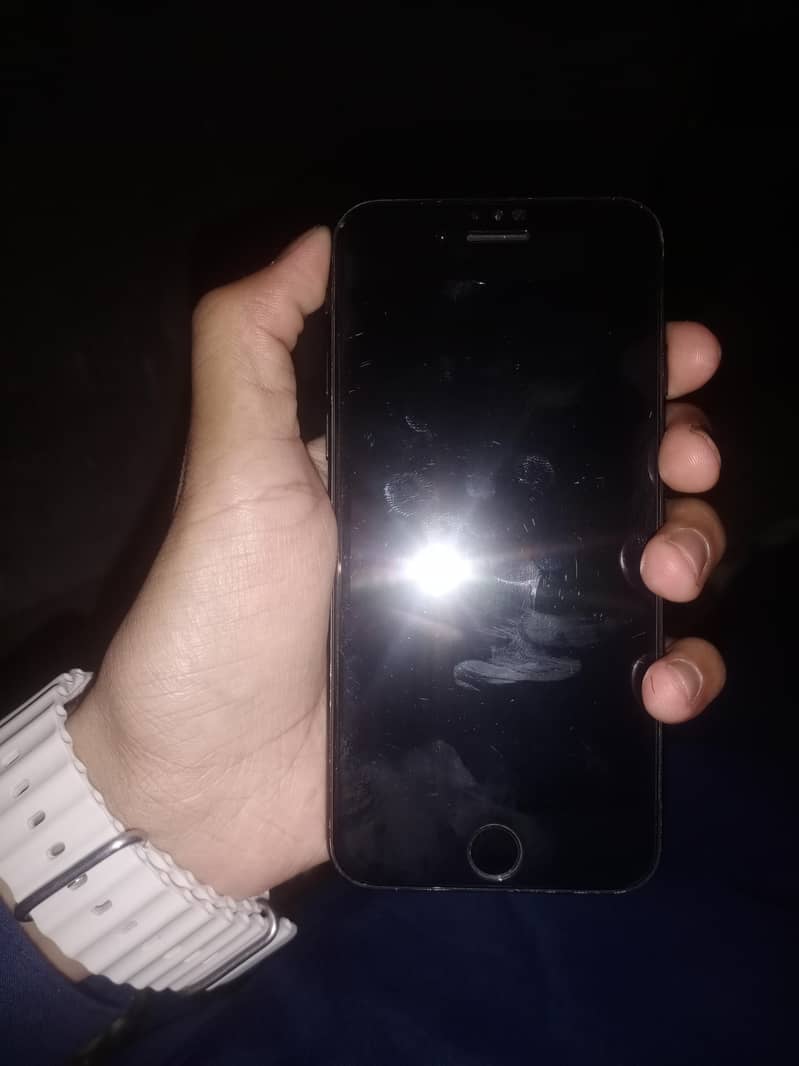 Apple iPhone 7 3