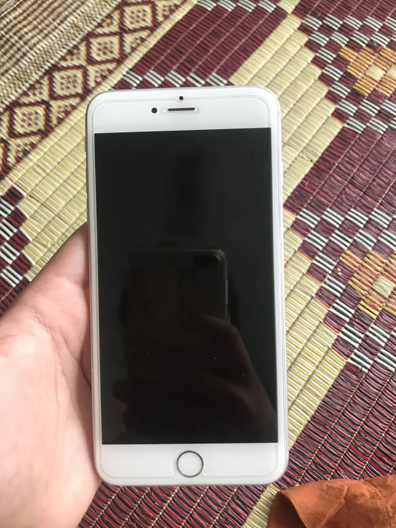 Apple iPhone 6 Plus 1