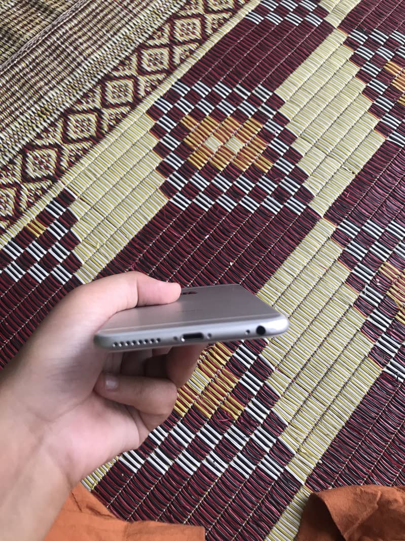 Apple iPhone 6 Plus 2