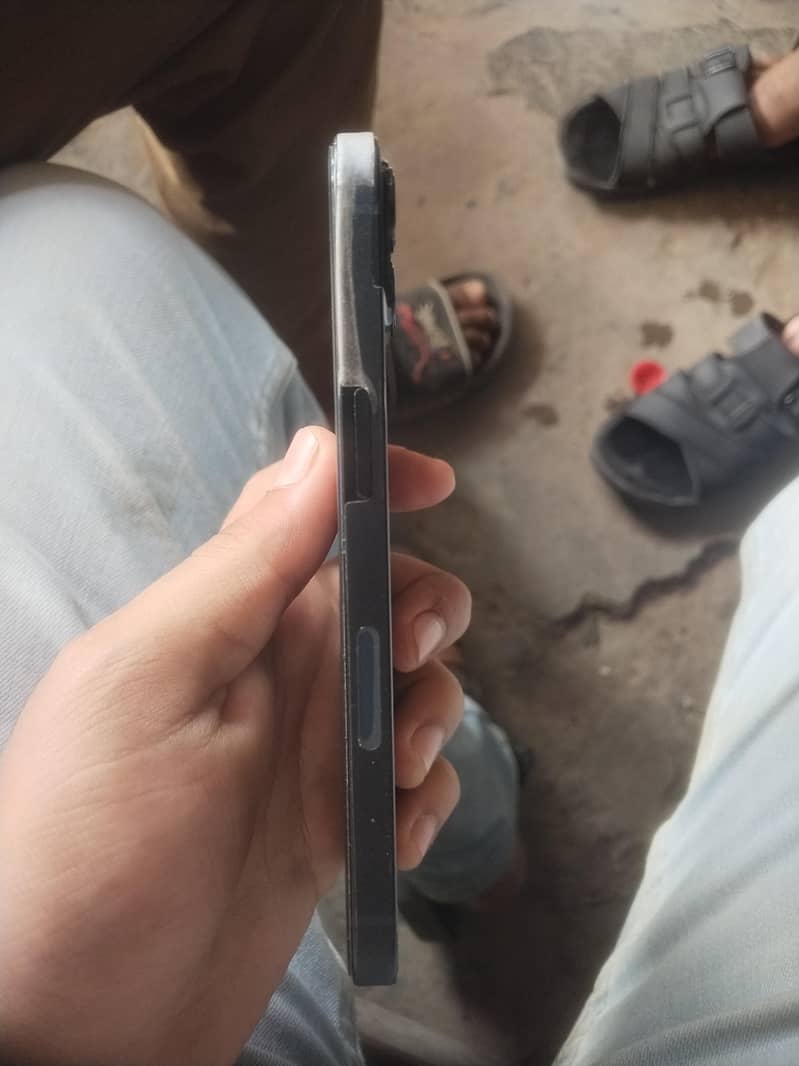 Apple iPhone 13 4