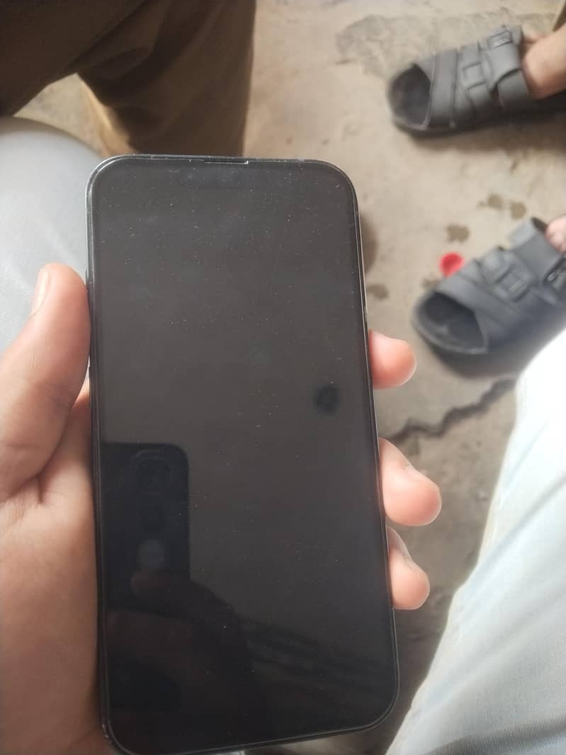 Apple iPhone 13 5