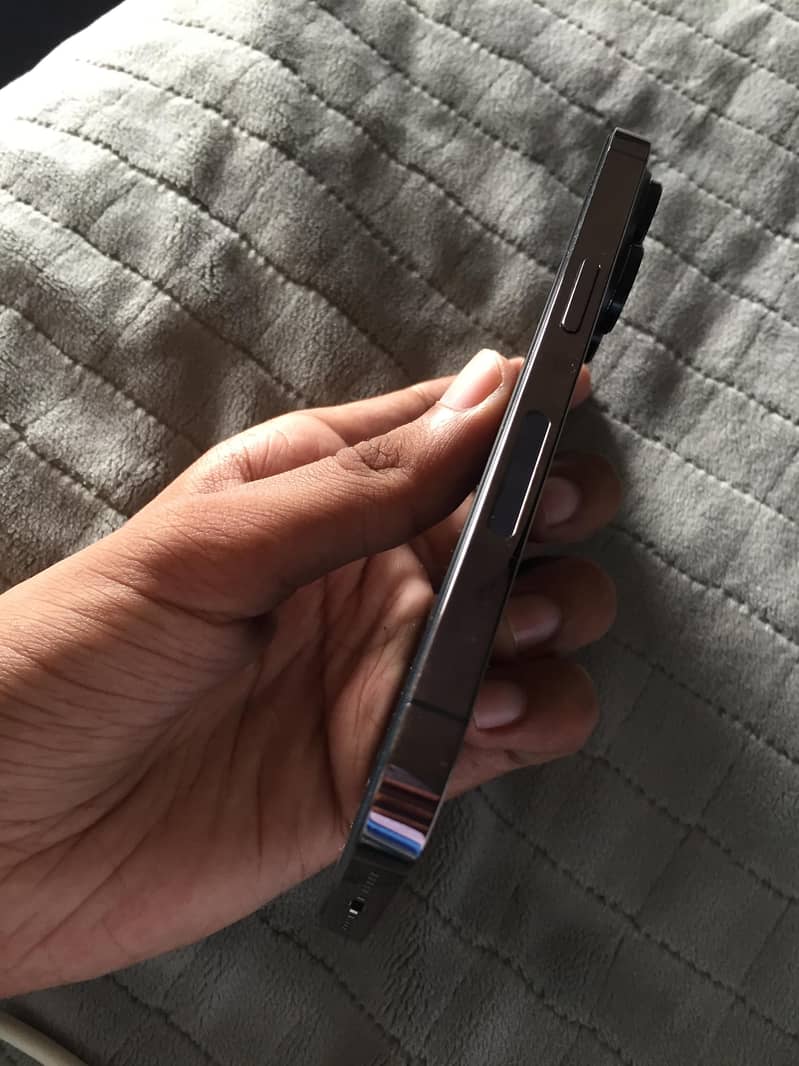 Apple iPhone 14 Pro 2