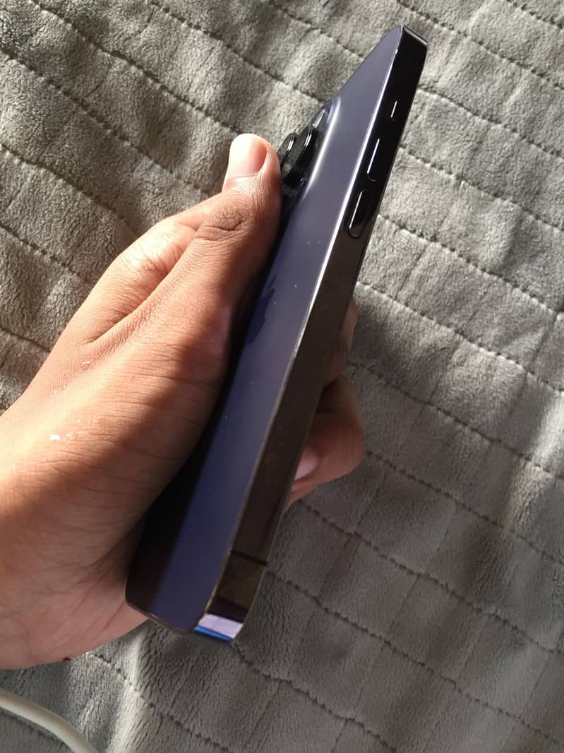 Apple iPhone 14 Pro 4