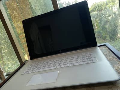 Hp laptop 17 inch with i7 8550U + 8gb RAM + 256 storage + touchscreen