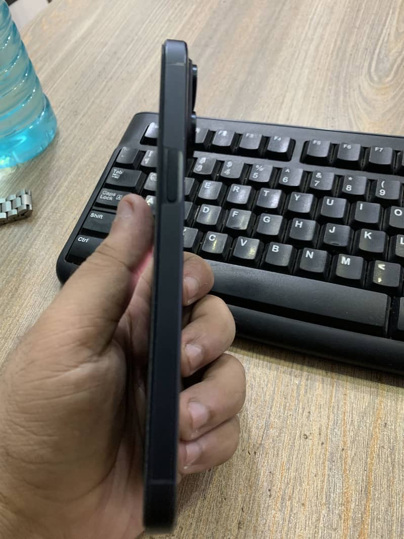 Apple iPhone 15 Pro Max 2