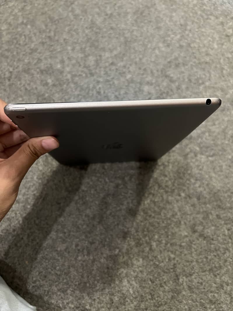 Ipad air 2 4