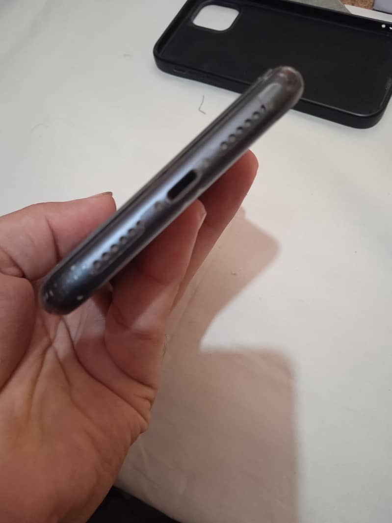 Apple iPhone 11 2