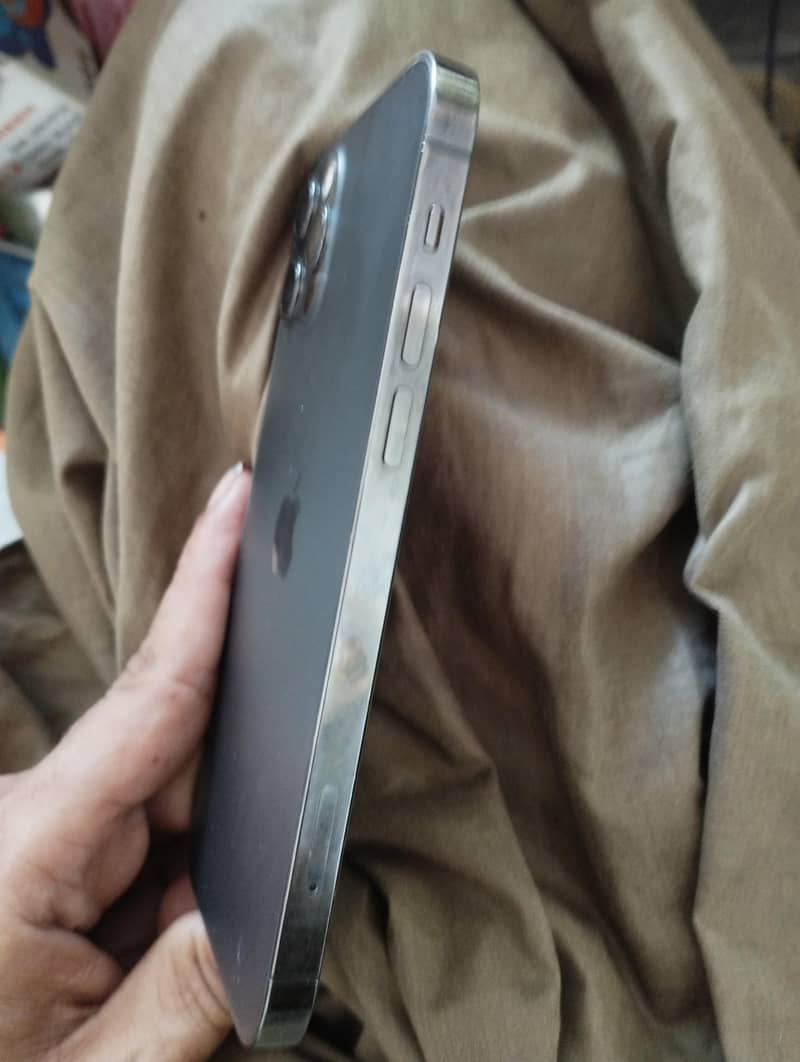 Apple iPhone 12 Pro 1