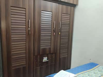 3 door wardrobe. Louver design. excellent condition.