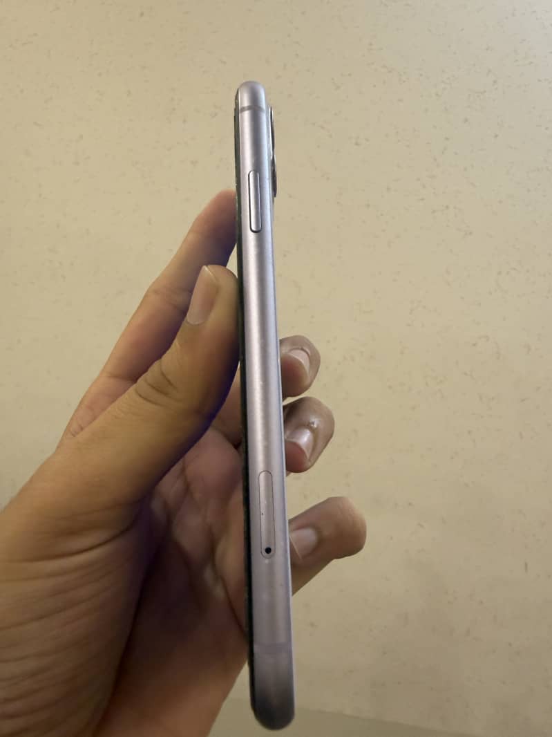 Apple iPhone 11 3