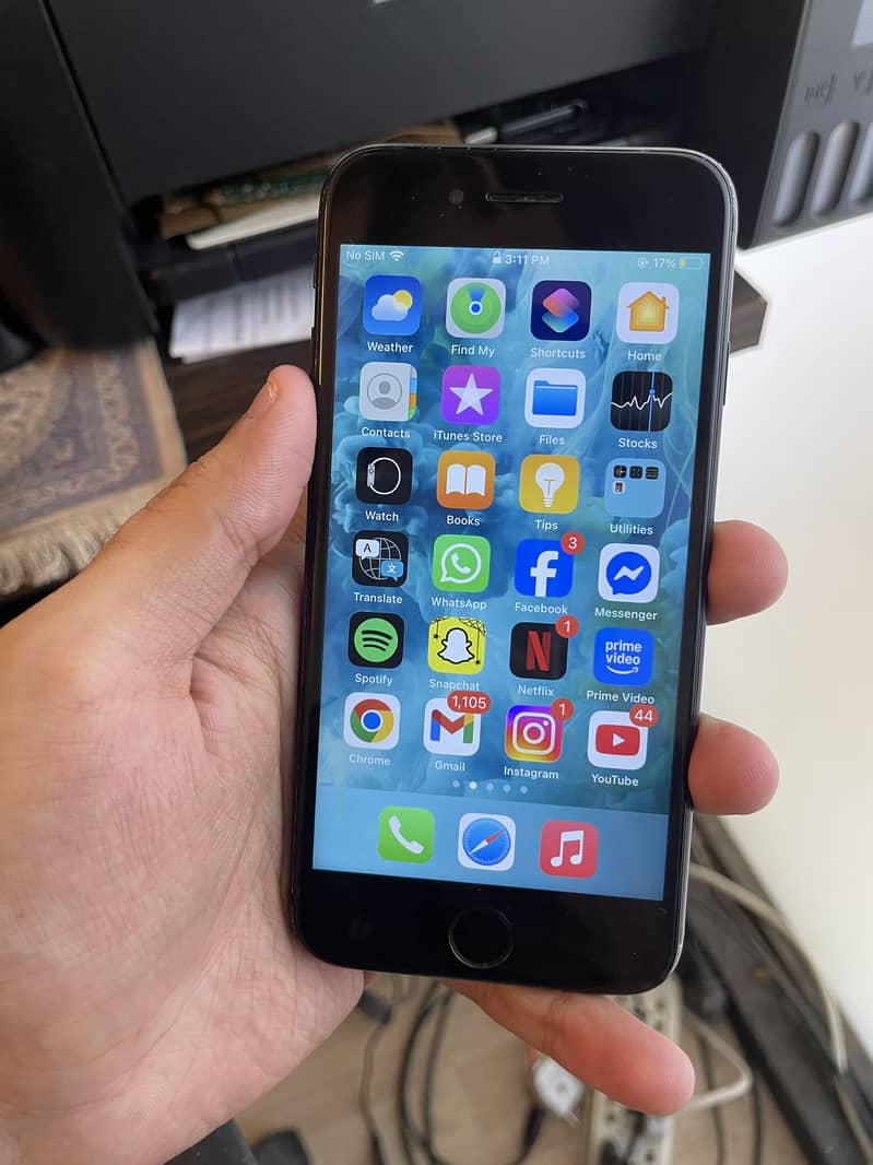 Apple iPhone 7 0