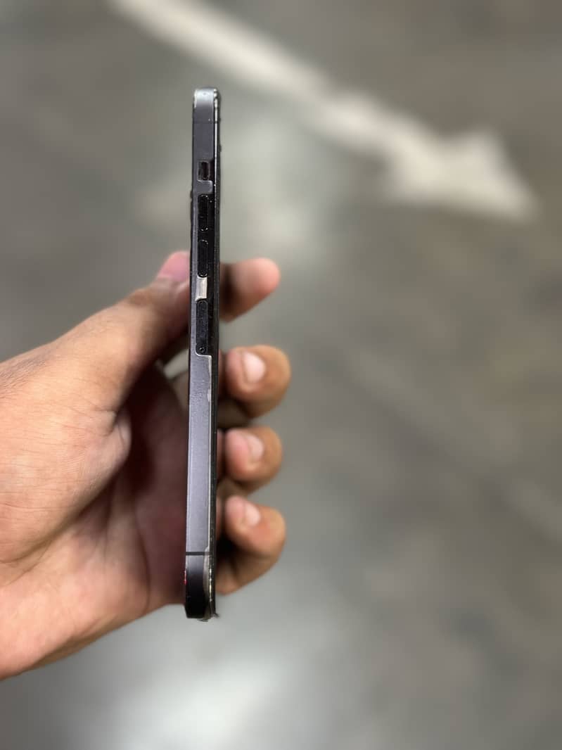 Apple iPhone 13 Pro Max 4
