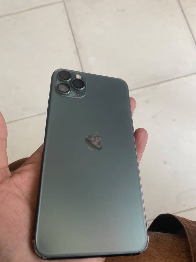 Apple iPhone 11 Pro Max 4