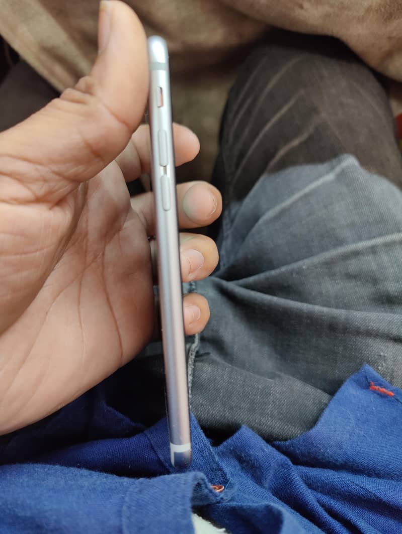 Apple iPhone 6S 3