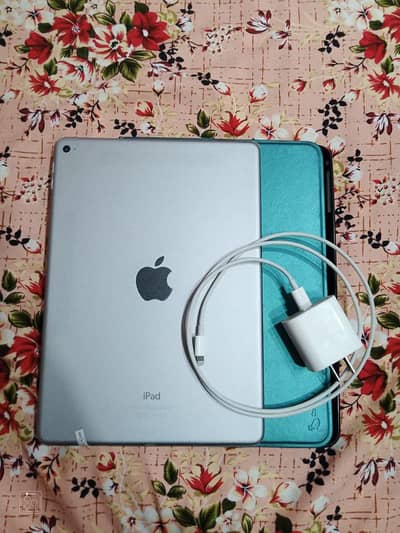 Apple iPad Air 2 (10 by 10 genuine condition) One Hand Used.