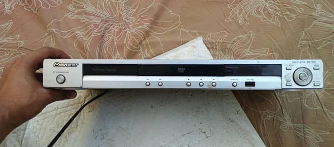 Original Pioneer DV-310 DVD Player with USB Playback