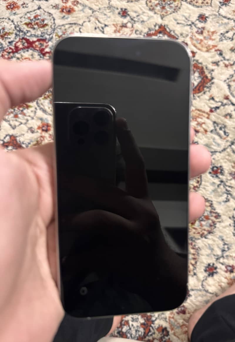 Apple iPhone 15 Pro 3