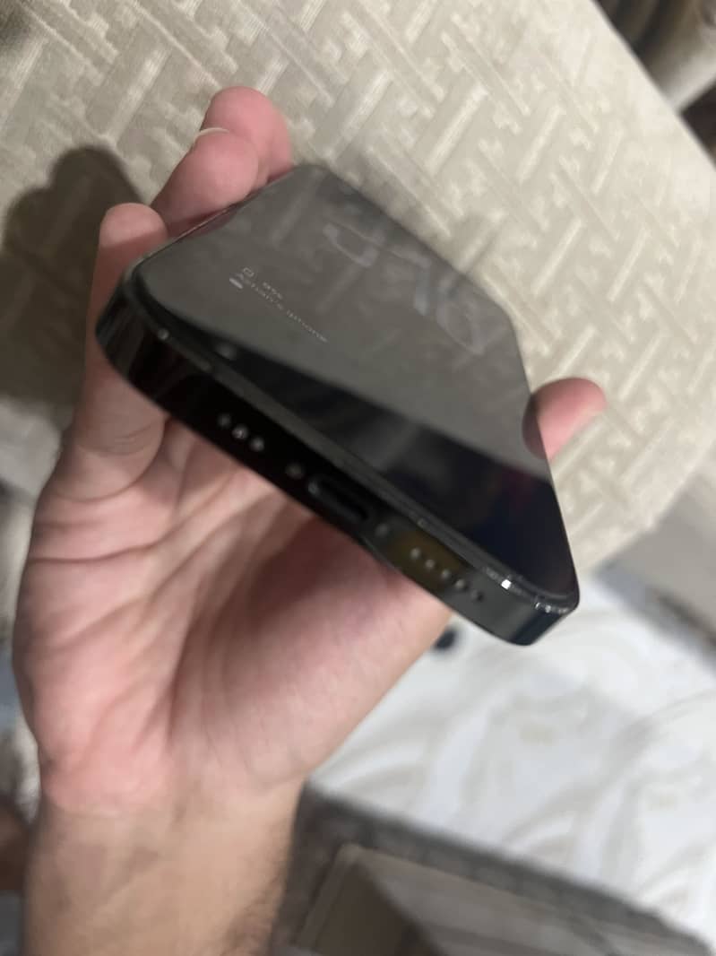 Apple iPhone 14 Pro 2