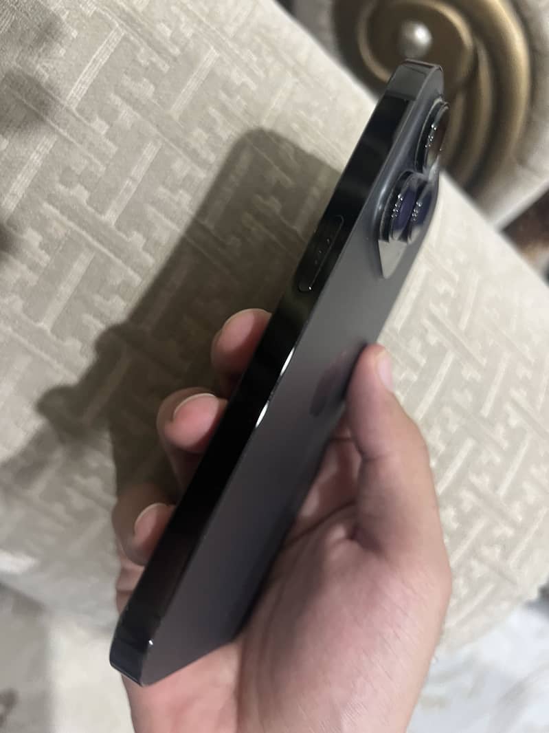 Apple iPhone 14 Pro 4