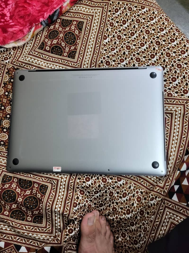 macbook pro 2017 15 inch 2