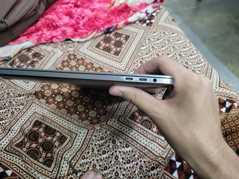 macbook pro 2017 15 inch 3