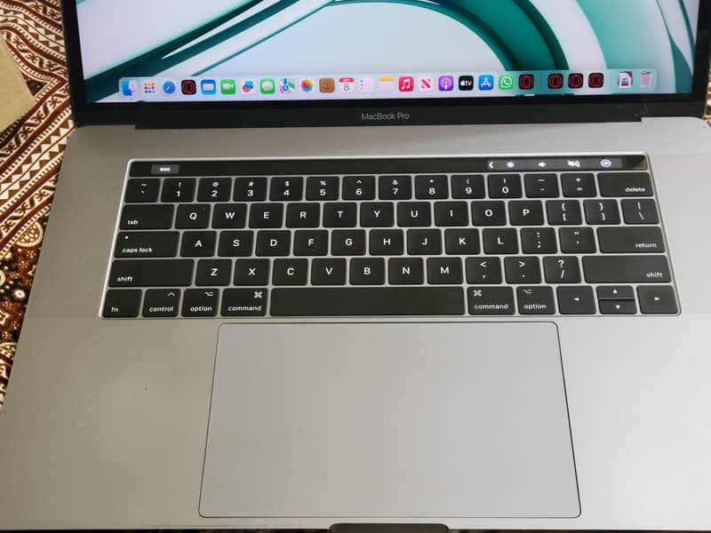 macbook pro 2017 15 inch 5