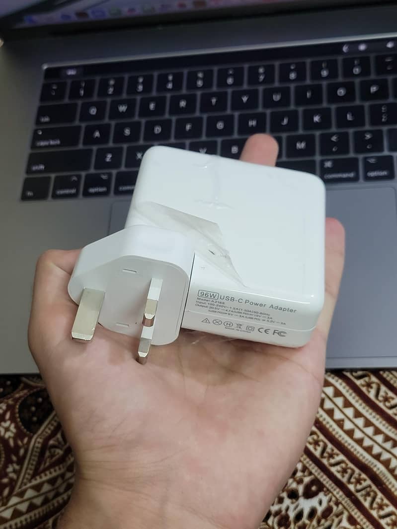 macbook pro 2017 15 inch 10