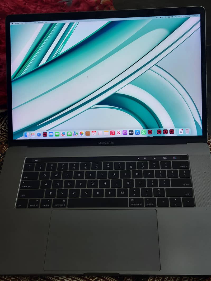 macbook pro 2017 15 inch 11