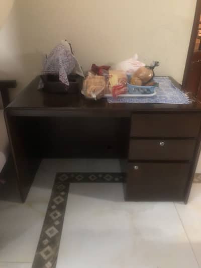 Office table desk