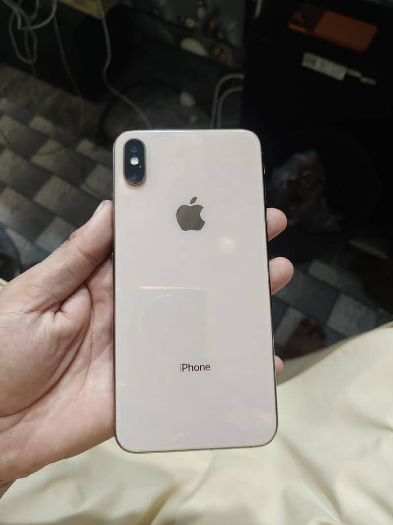 Apple iPhone XS Max 1