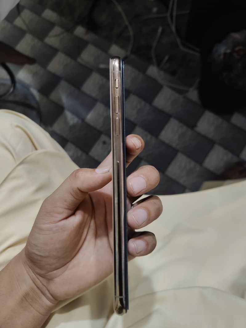 Apple iPhone XS Max 2