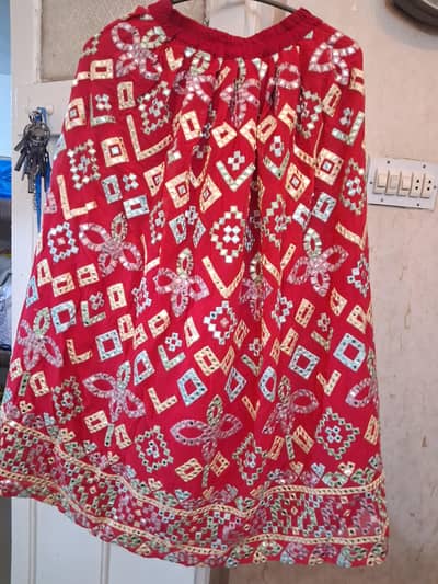only one time used beautiful embroidered lehnga shirt with dopatta