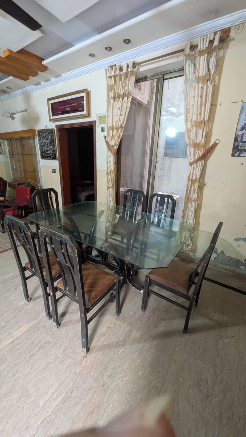 used Dining table with 6 chairs 2
