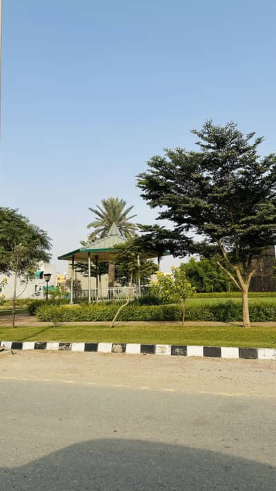Limited 5 marla plots on main Boulevard