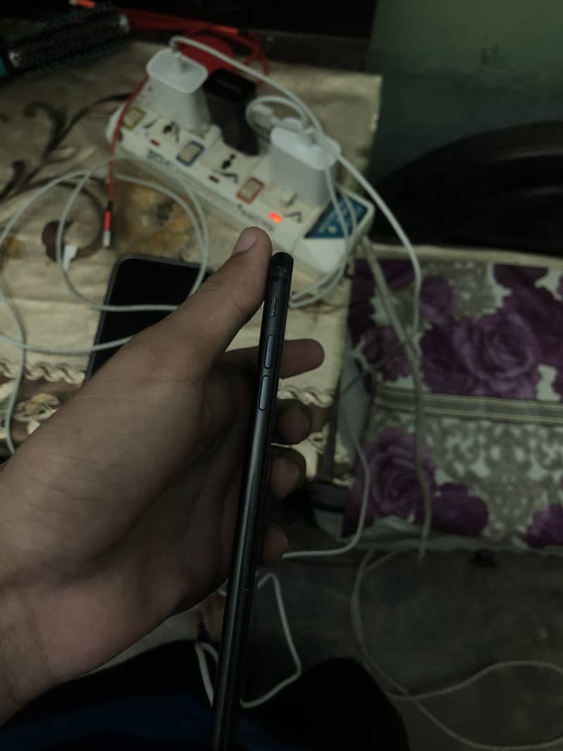 Apple iPhone 7 Plus 3