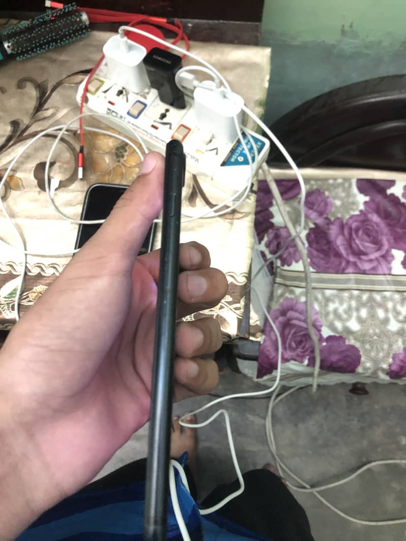 Apple iPhone 7 Plus 6