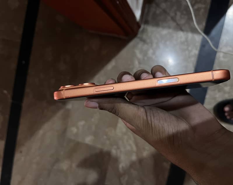 Apple iPhone 17 Pro Max 2