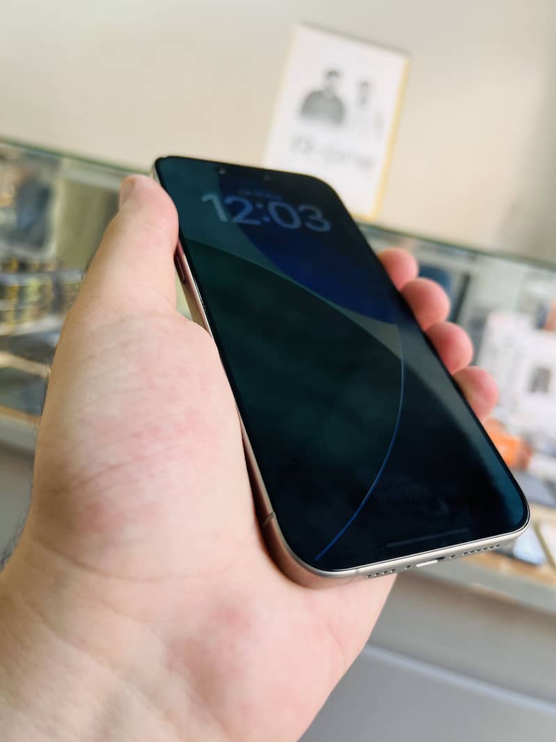 Apple iPhone 15 Pro Max - jv 2