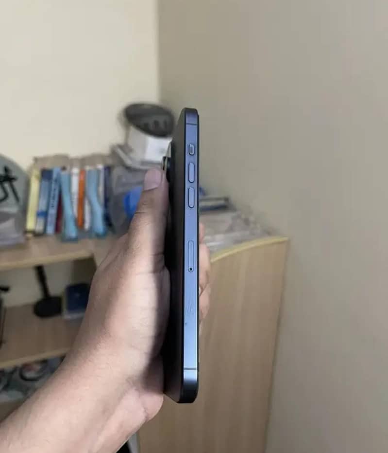 Apple iPhone 15 Pro Max 3
