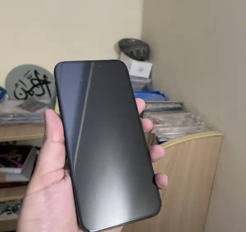 Apple iPhone 15 Pro Max 4