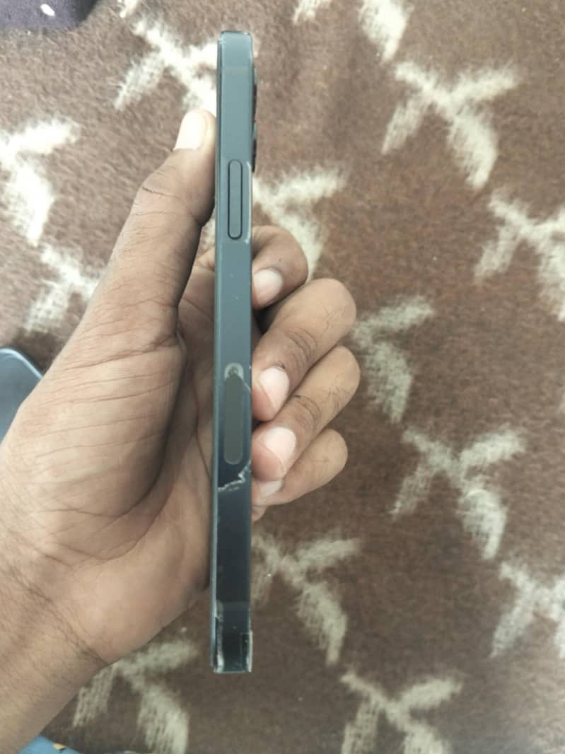 Apple iPhone 12 1
