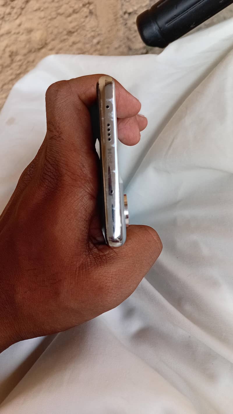 Tecno CAMON 40 Pro 4