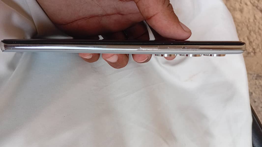 Tecno CAMON 40 Pro 6