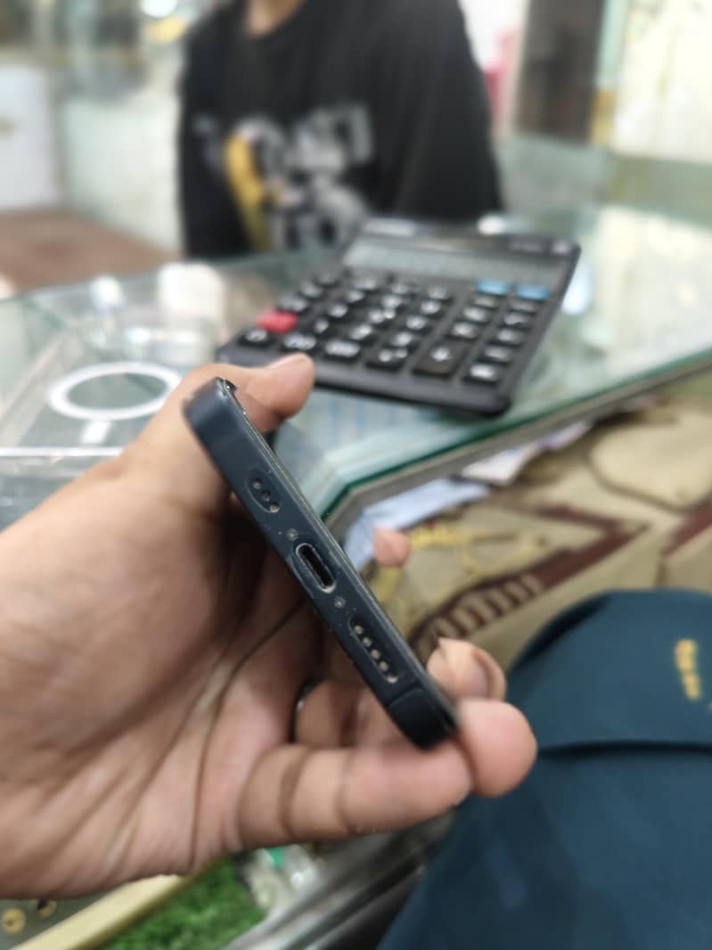 Apple iPhone 14 4