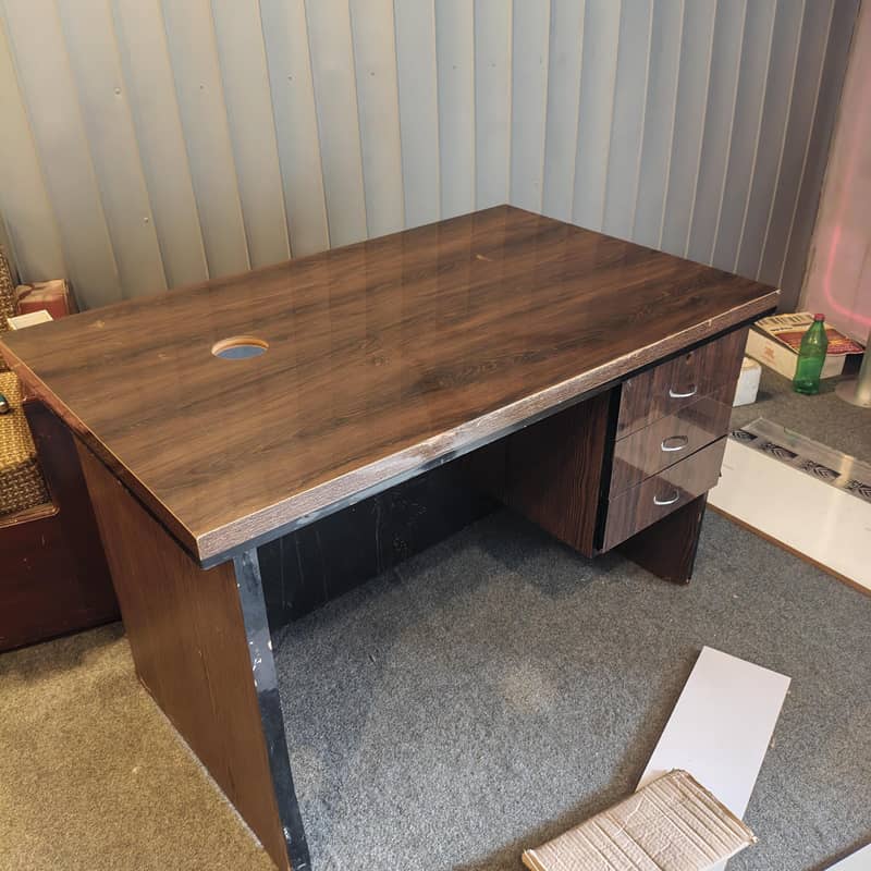 office Table 4ft/2.5ft 1